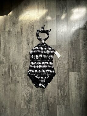 MICHAEL Michael Kors Black & White Halter Tie One-Piece Swimsuit Size 8